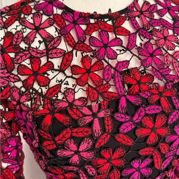 Shoshanna Dyer Dress in Fuchsia Textured Floral Cut Out Size 4 - Picture 5 of 9